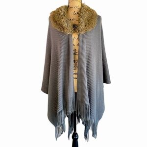 Croft & Barrow Gray Fur Collar Open, Knitted Poncho/Cape with Fringe - Size OS